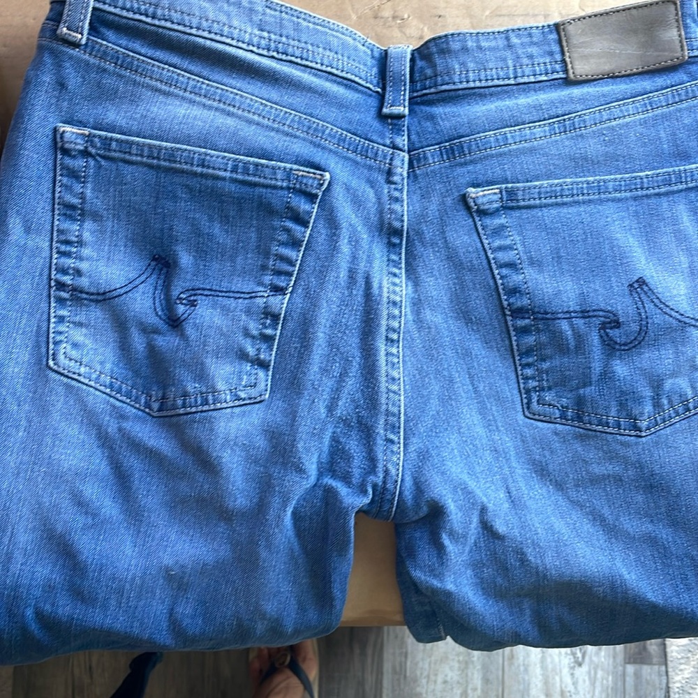 Slim straight ankle jean. Good condition